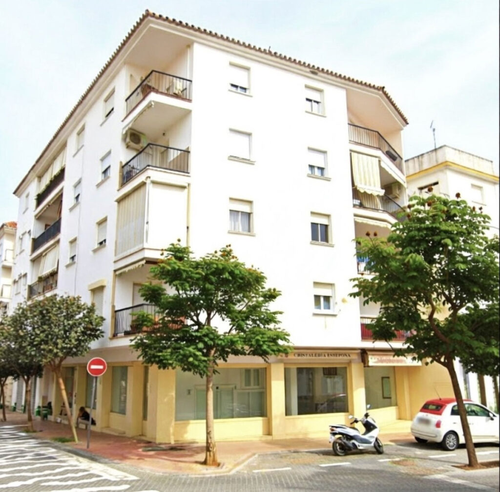 Middle Floor Apartment Estepona