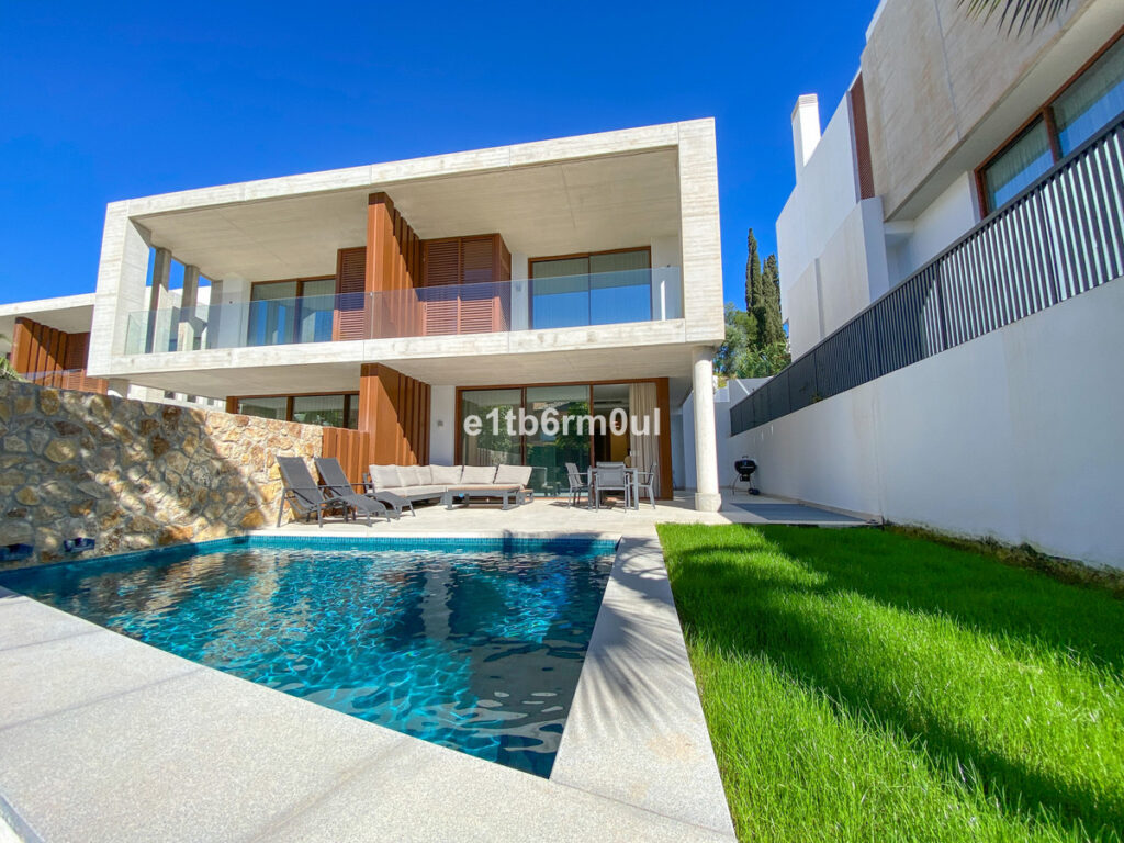 Semi-Detached House The Golden Mile