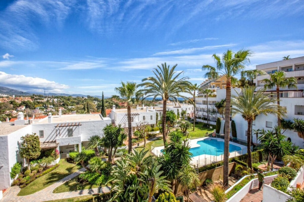 Middle Floor Apartment Nueva Andalucía