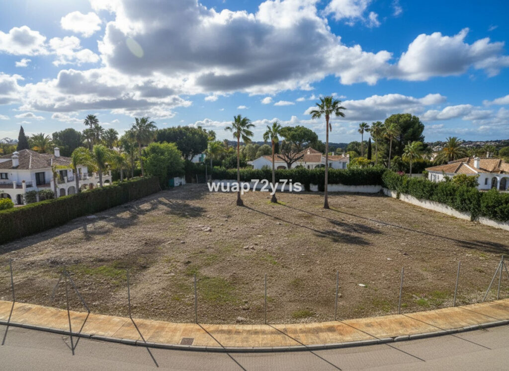 Land Guadalmina Baja