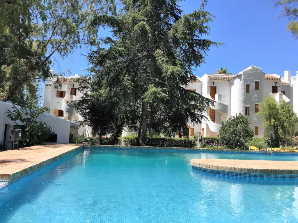 Middle Floor Apartment Nueva Andalucía