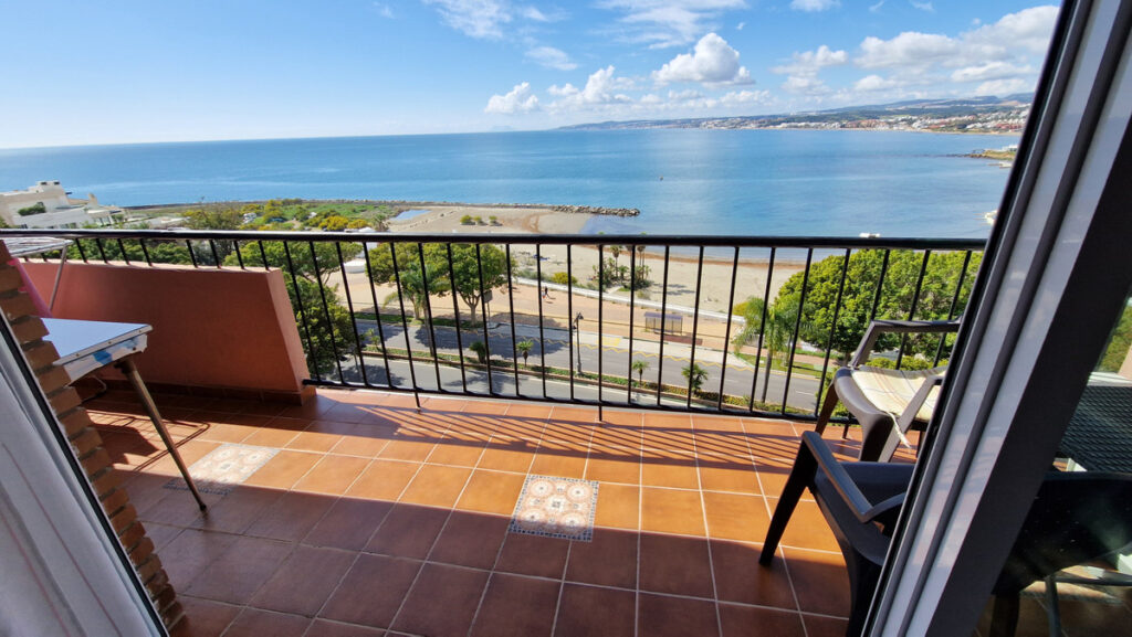 Middle Floor Apartment Estepona