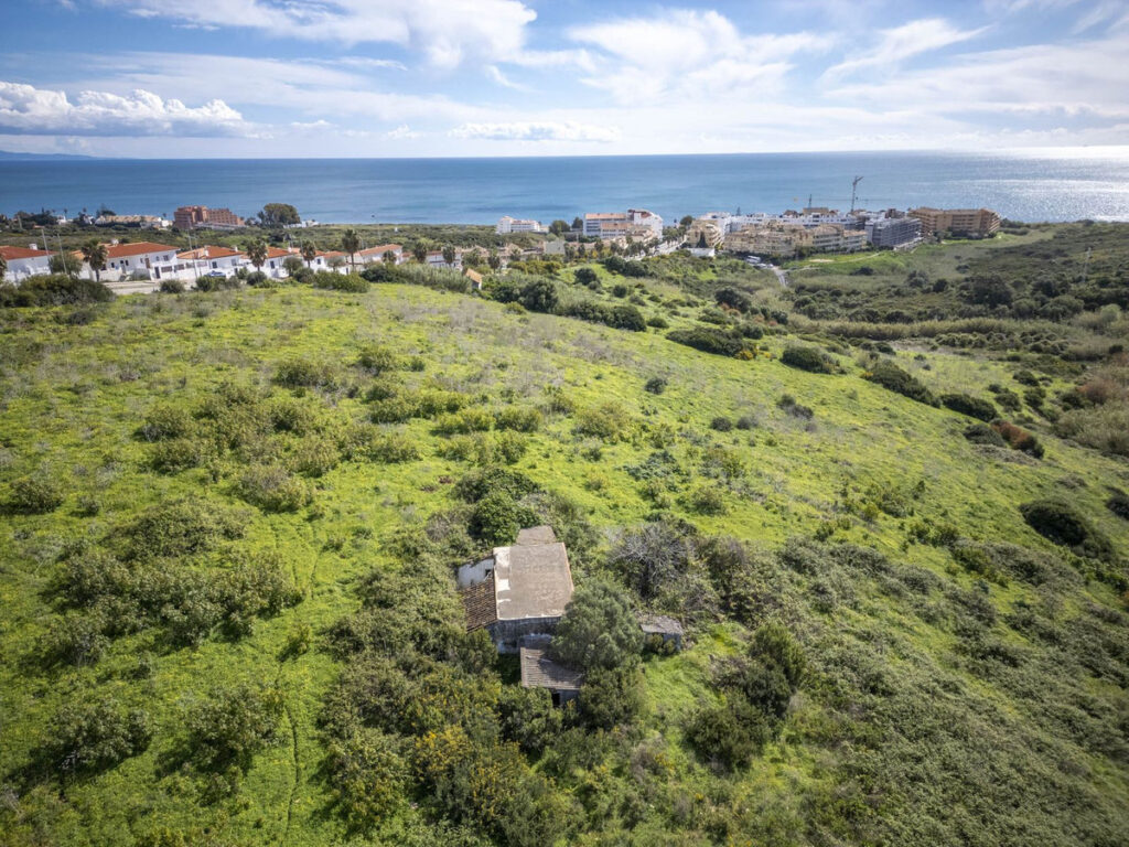 Land with Ruin La Duquesa
