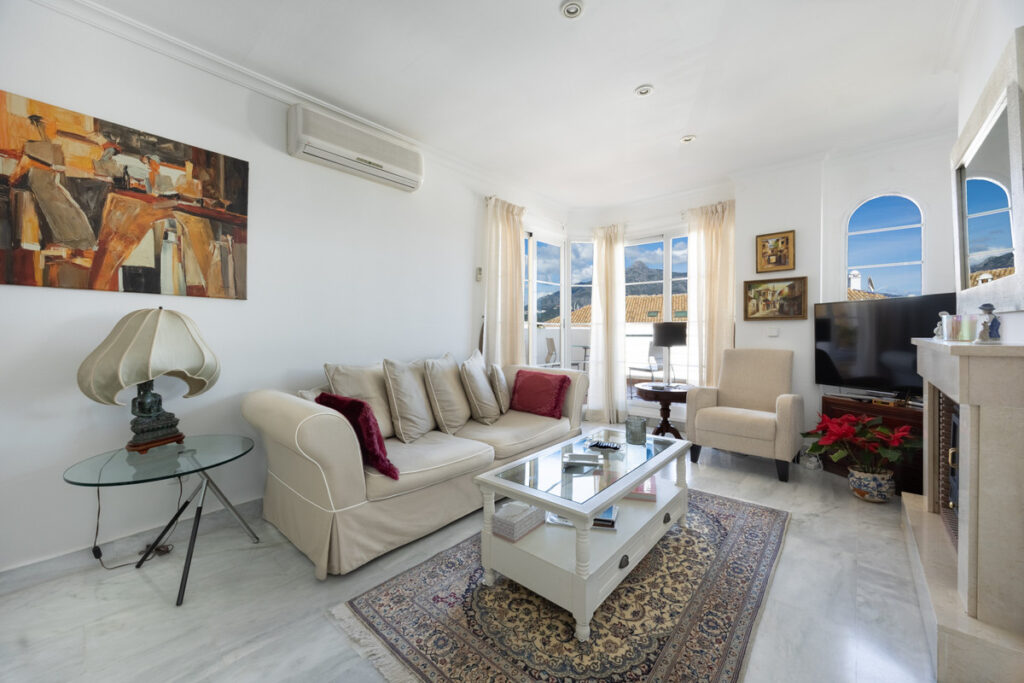Middle Floor Apartment Nueva Andalucía