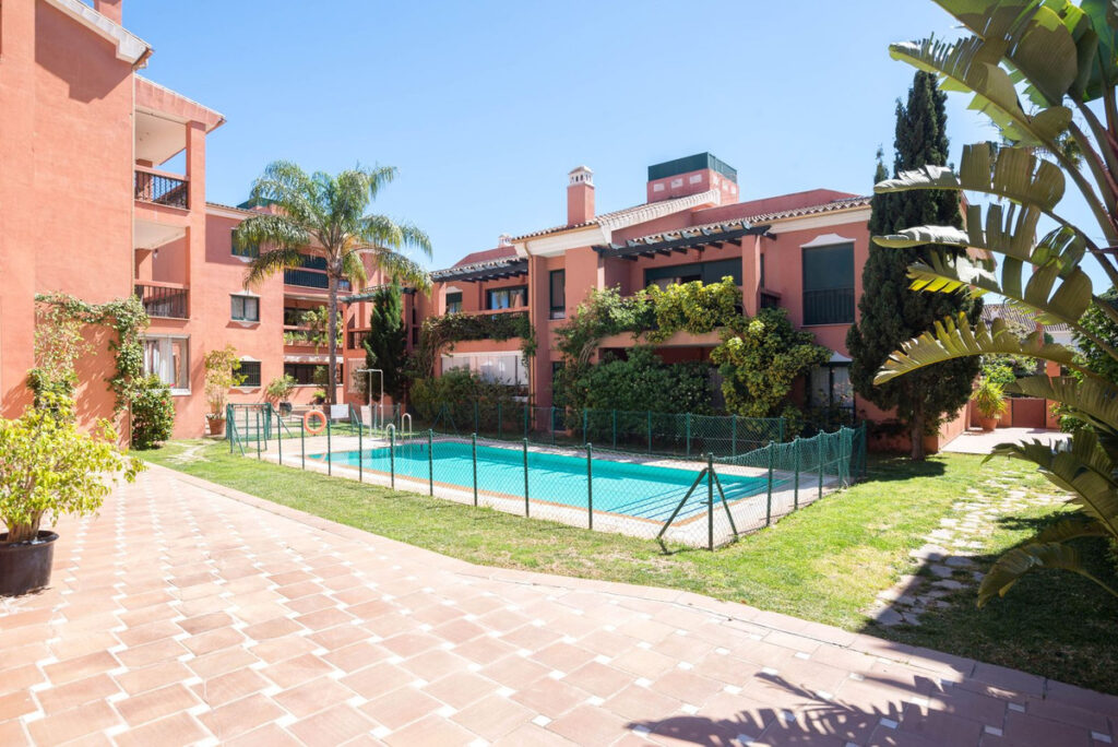 Middle Floor Apartment Marbesa