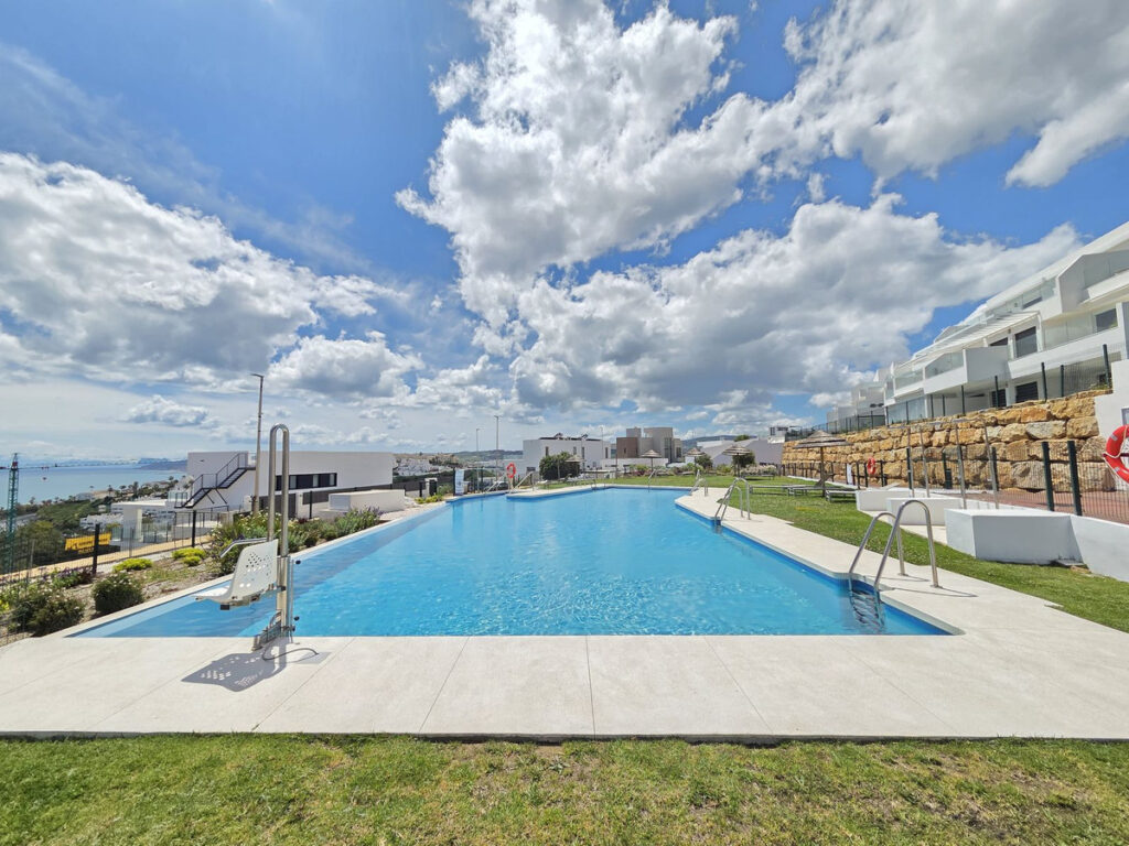 Middle Floor Apartment Estepona
