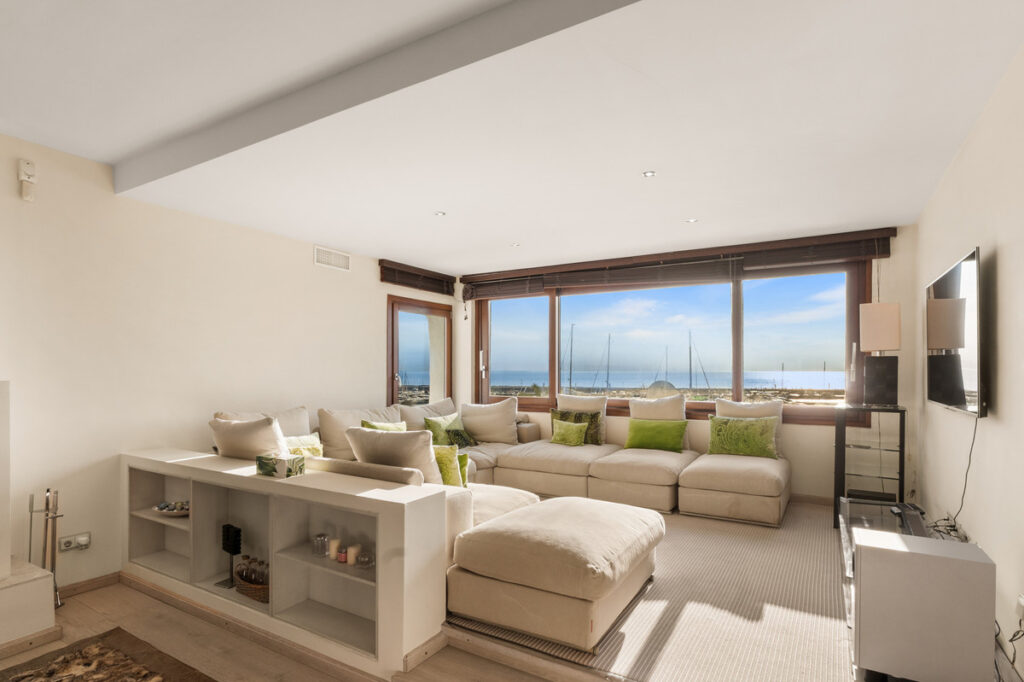 Middle Floor Apartment Puerto Banús