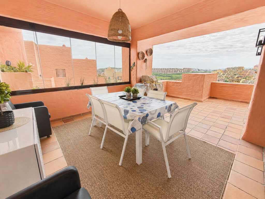 Middle Floor Apartment La Duquesa