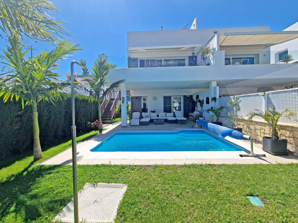 Semi-Detached House Riviera del Sol