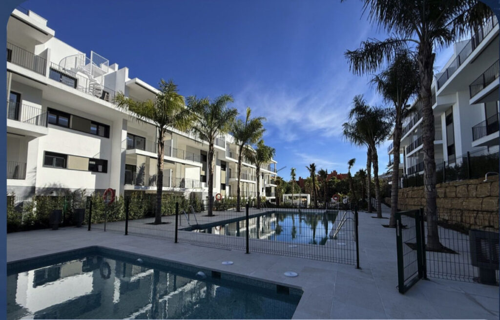 Middle Floor Apartment Estepona