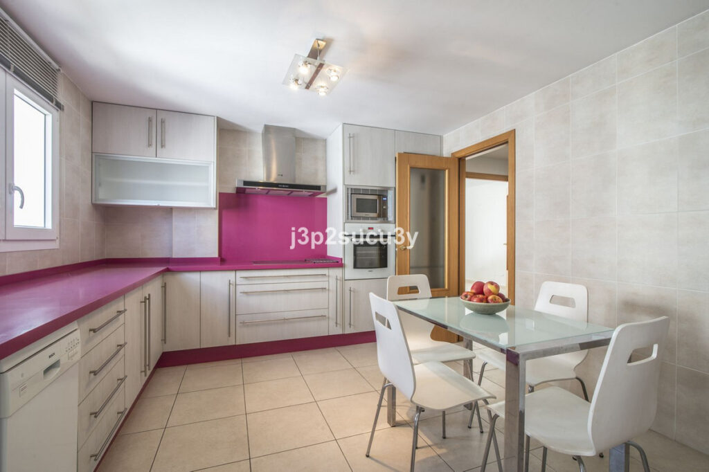 Middle Floor Apartment Nueva Andalucía