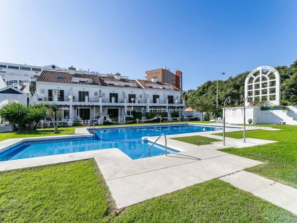 Middle Floor Apartment Fuengirola