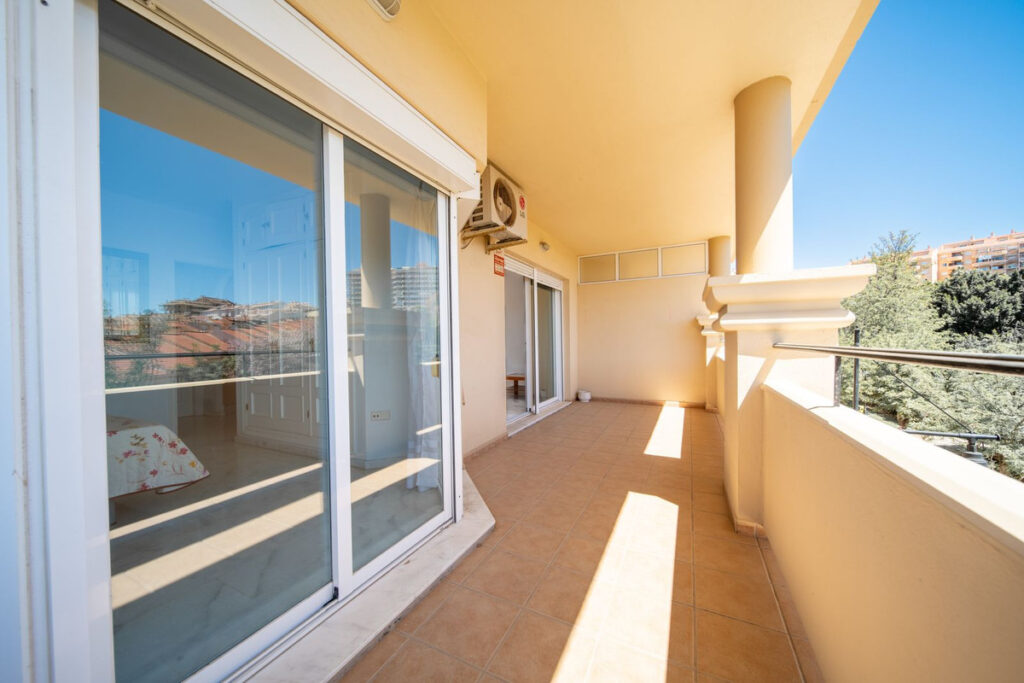 Middle Floor Apartment Los Pacos