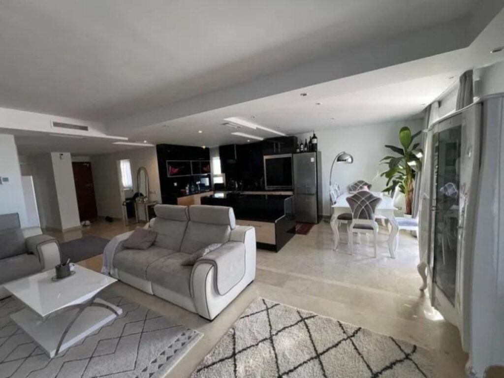 Middle Floor Apartment Nueva Andalucía