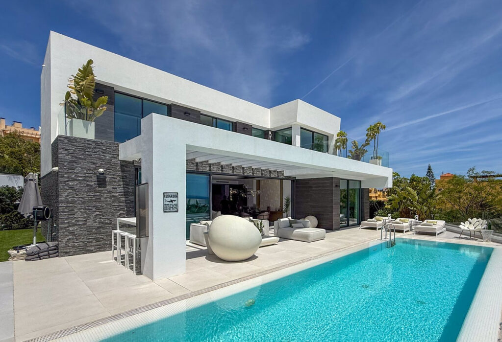 Detached Villa Cabopino