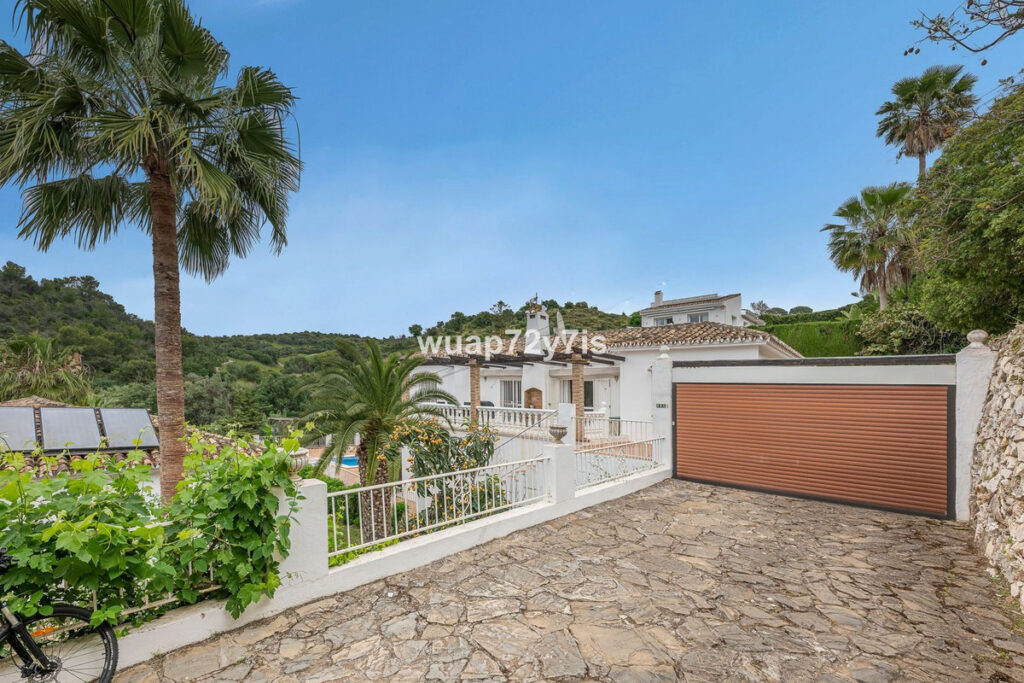 Detached Villa El Rosario