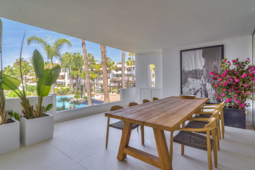 Middle Floor Apartment The Golden Mile