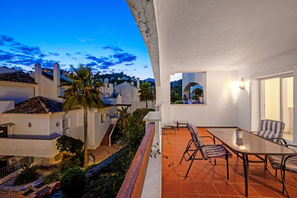 Middle Floor Apartment Nueva Andalucía