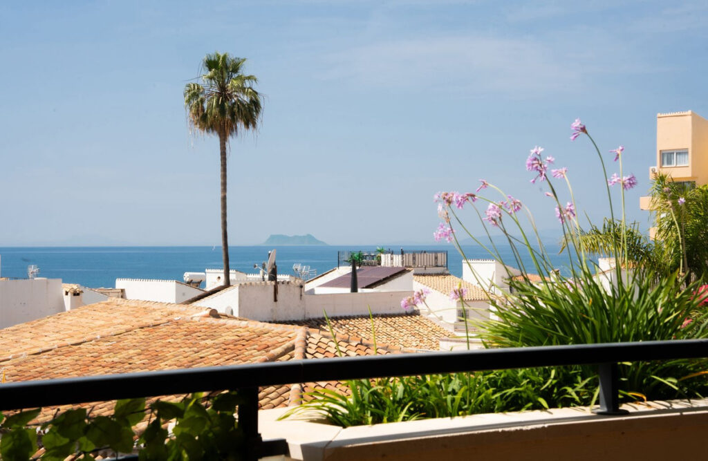 Middle Floor Apartment Estepona