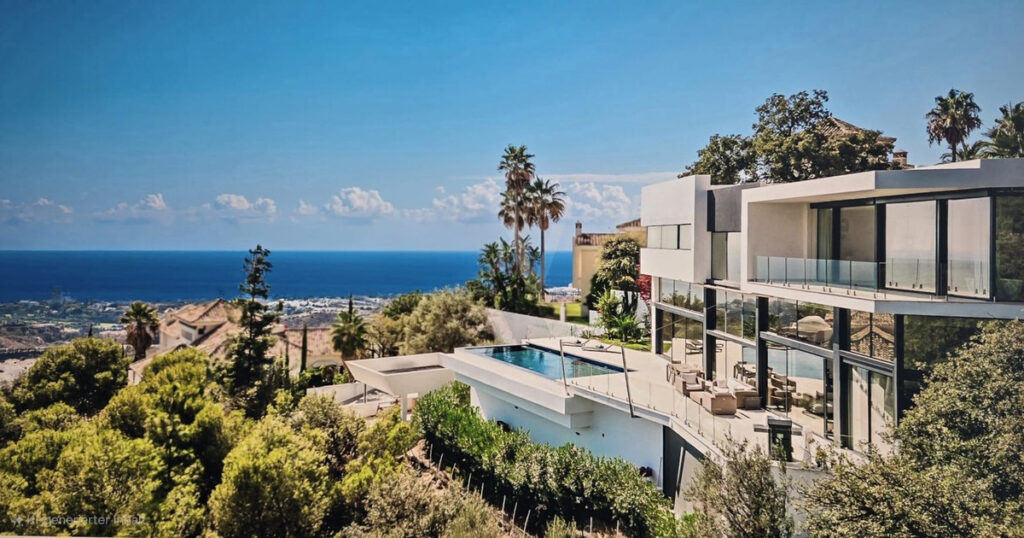 Detached Villa Altos de los Monteros